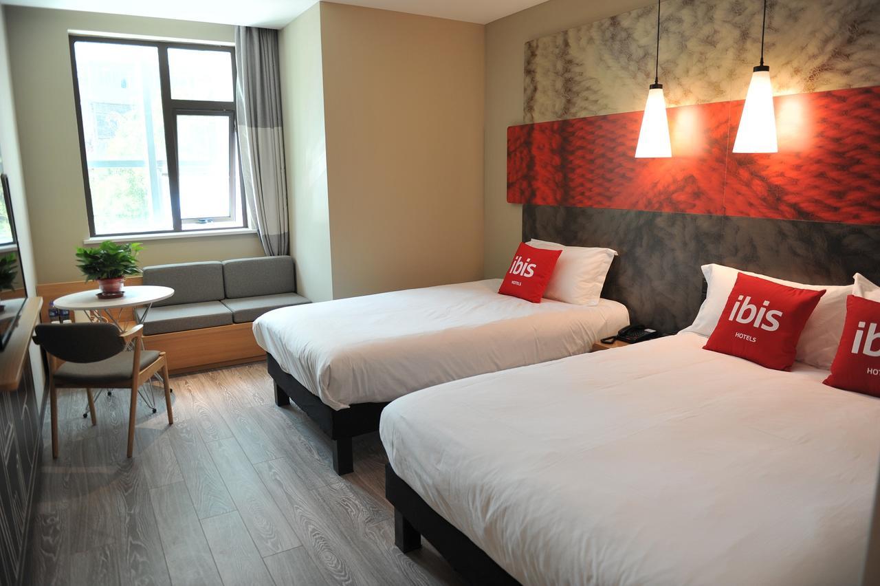Ibis Lanzhou Wuquan Square Hotel Exterior photo