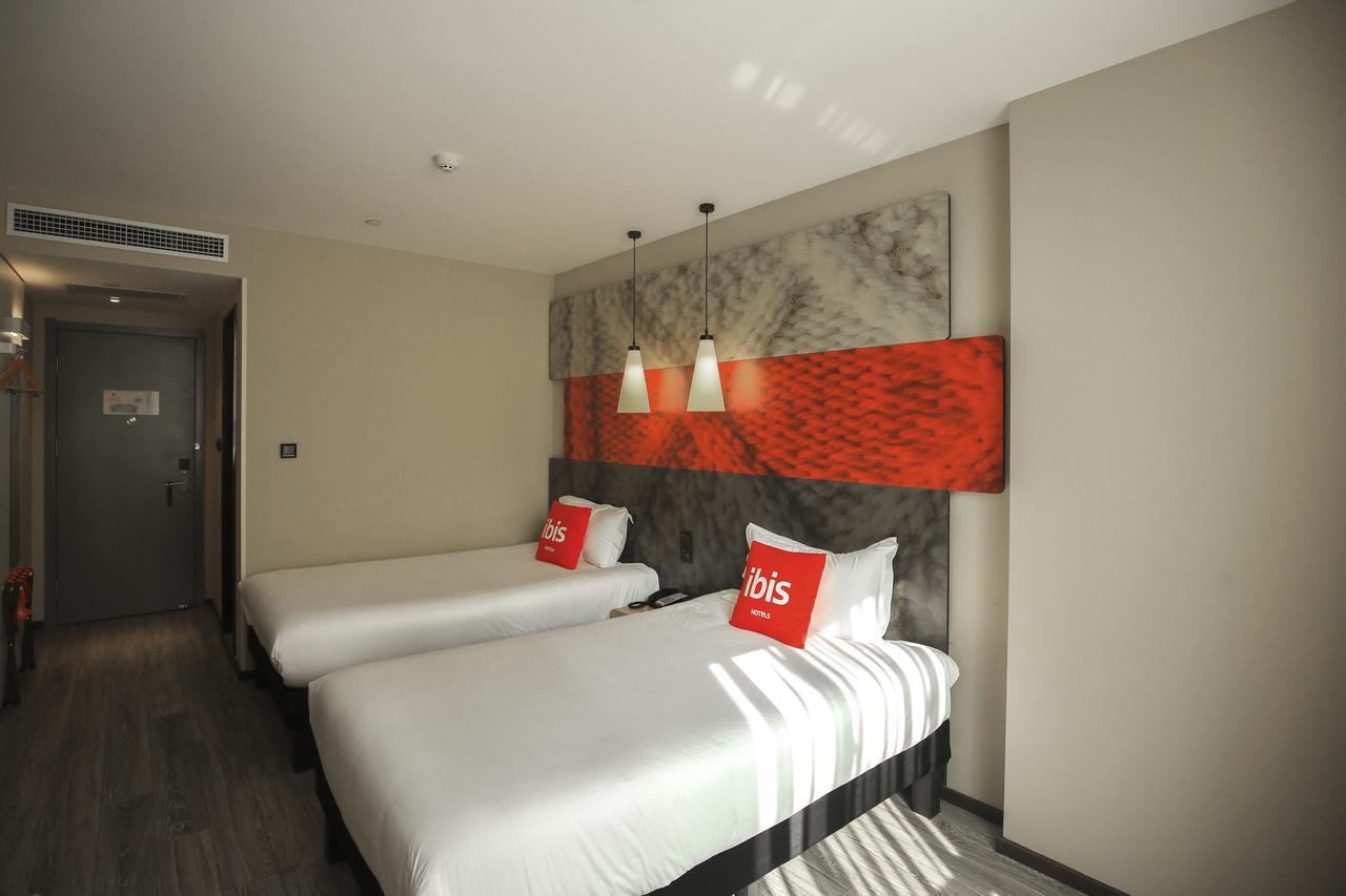 Ibis Lanzhou Wuquan Square Hotel Exterior photo